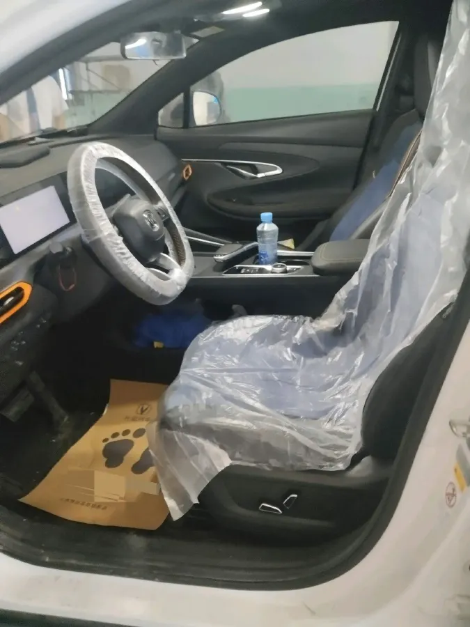 2022 ChangAn UNI-T 1.5T 188HP L4 7DCT,autocango,china used car exporter,china ev exporter,chinese used car exporter,chinese used ev exporter