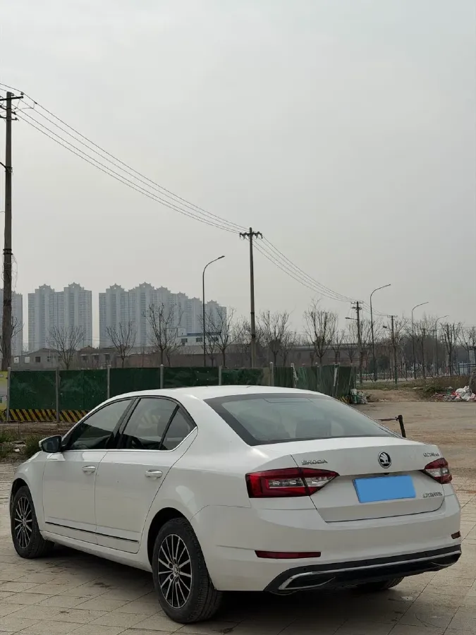 2019 Skoda Octavia 1.5L 116HP L4 6AT,autocango,china used car exporter,china ev exporter,chinese used car exporter,chinese used ev exporter