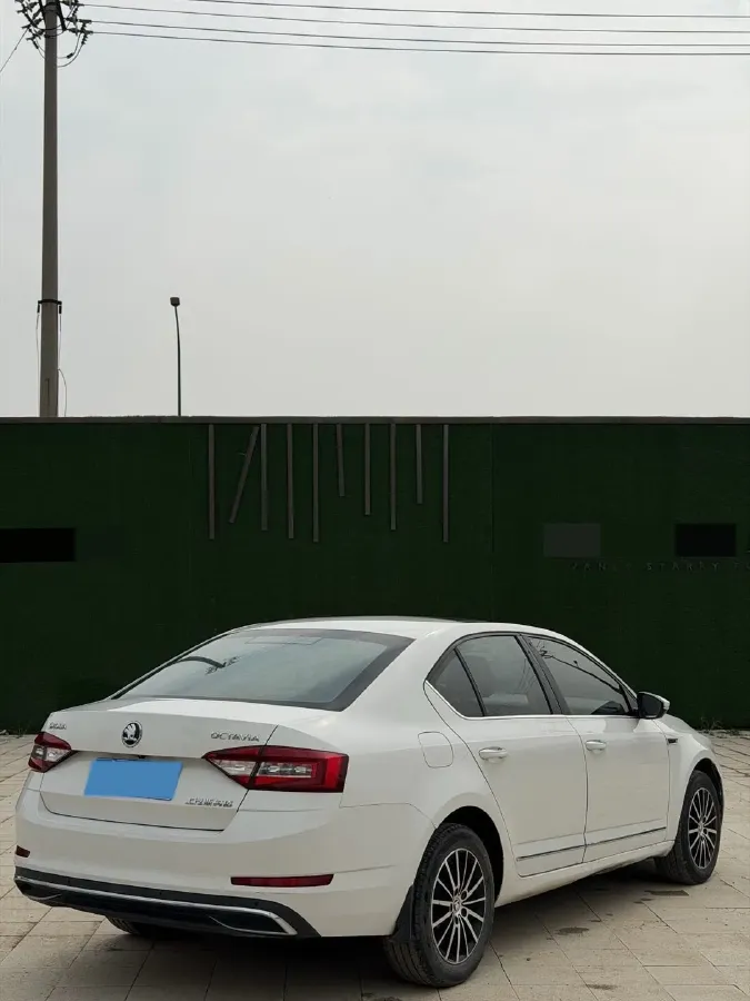 2019 Skoda Octavia 1.5L 116HP L4 6AT,autocango,china used car exporter,china ev exporter,chinese used car exporter,chinese used ev exporter