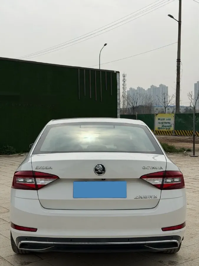 2019 Skoda Octavia 1.5L 116HP L4 6AT,autocango,china used car exporter,china ev exporter,chinese used car exporter,chinese used ev exporter