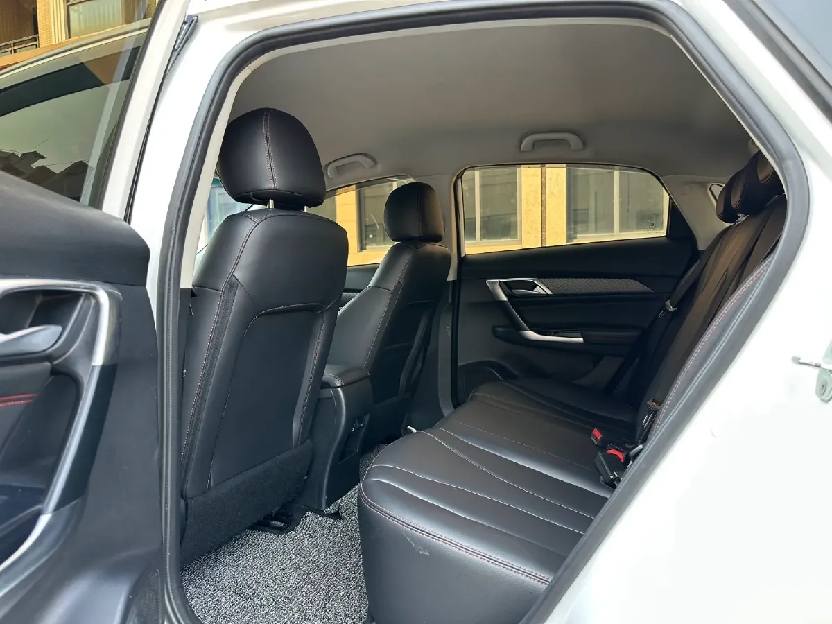 2022 Bestune B70 2.0T 224HP L4 6AT,autocango,china used car exporter,china ev exporter,chinese used car exporter,chinese used ev exporter