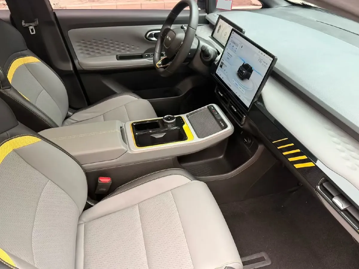 2022 Geely Okavango 1.8T 184HP L4 7DCT,autocango,china used car exporter,china ev exporter,chinese used car exporter,chinese used ev exporter