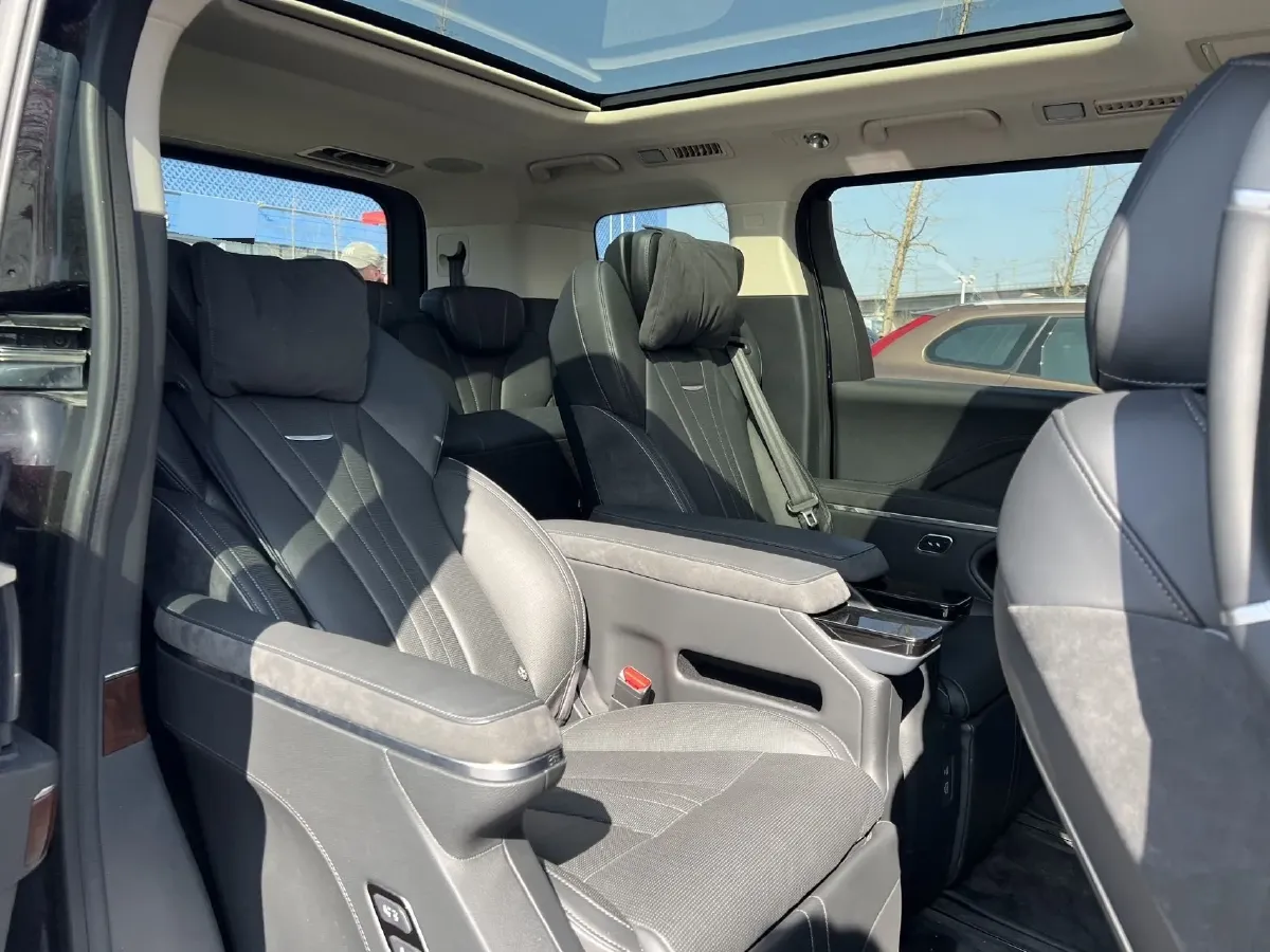 2024 HongQi HQ9 2.0T 163HP L4 1DHT PHEV 20.14KWH,autocango,china used car exporter,china ev exporter,chinese used car exporter,chinese used ev exporter