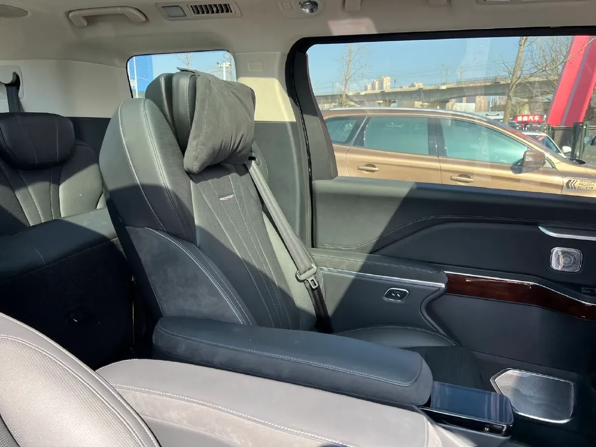 2024 HongQi HQ9 2.0T 163HP L4 1DHT PHEV 20.14KWH,autocango,china used car exporter,china ev exporter,chinese used car exporter,chinese used ev exporter