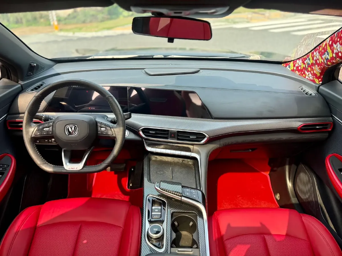 2020 ChangAn UNI-T 1.5T 180HP L4 7DCT,autocango,china used car exporter,china ev exporter,chinese used car exporter,chinese used ev exporter