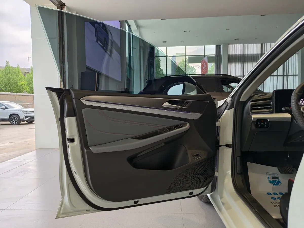 2024 Volkswagen Lamando 1.4T 150HP L4 7DCT,autocango,china used car exporter,china ev exporter,chinese used car exporter,chinese used ev exporter