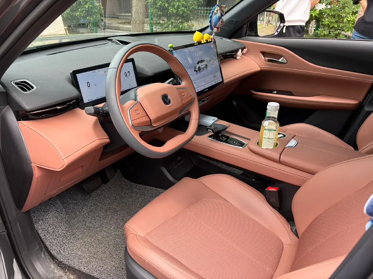 2025 ChangAn UNI-Z 1.5T 188HP L4 7DCT,autocango,china used car exporter,china ev exporter,chinese used car exporter,chinese used ev exporter