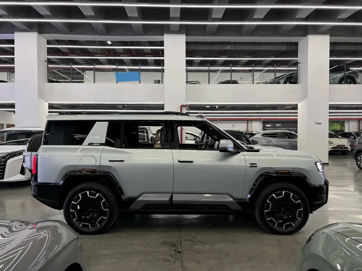 2025 FangChengBao Bao 8 2.0T 245HP L4 E-CVT PHEV 36.8KWH,autocango,china used car exporter,china ev exporter,chinese used car exporter,chinese used ev exporter