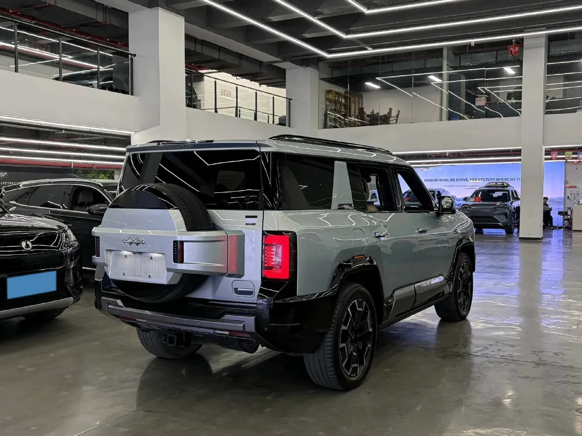 2025 FangChengBao Bao 8 2.0T 245HP L4 E-CVT PHEV 36.8KWH,autocango,china used car exporter,china ev exporter,chinese used car exporter,chinese used ev exporter