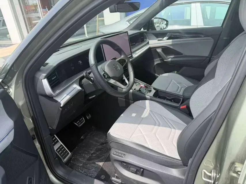 2026 Volkswagen Tayron 2.0T 220HP L4 7DCT,autocango,china used car exporter,china ev exporter,chinese used car exporter,chinese used ev exporter