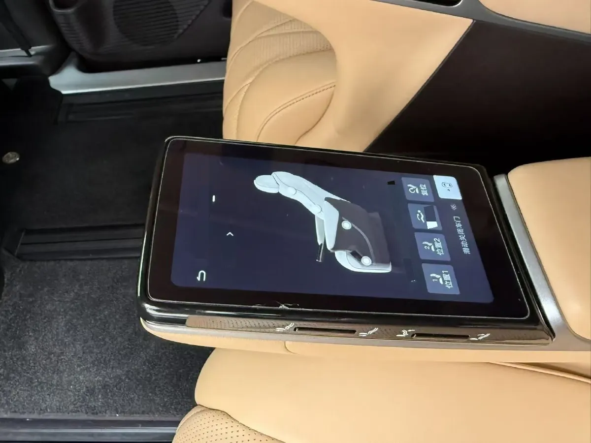 2025 Denza D9 1.5T 156HP L4 E-CVT PHEV 40KWH,autocango,china used car exporter,china ev exporter,chinese used car exporter,chinese used ev exporter