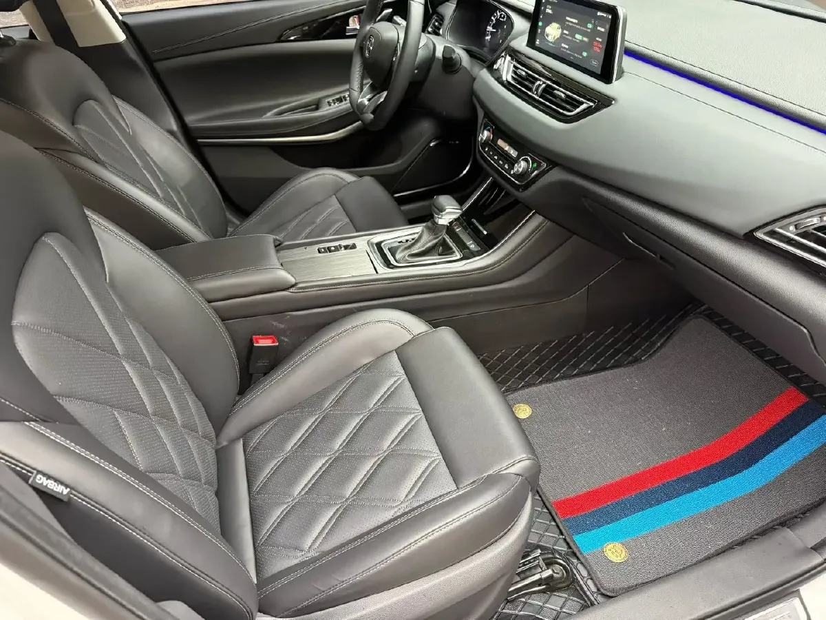 2022 ChangAn Raeton CC 1.5T 188HP L4 7DCT,autocango,china used car exporter,china ev exporter,chinese used car exporter,chinese used ev exporter