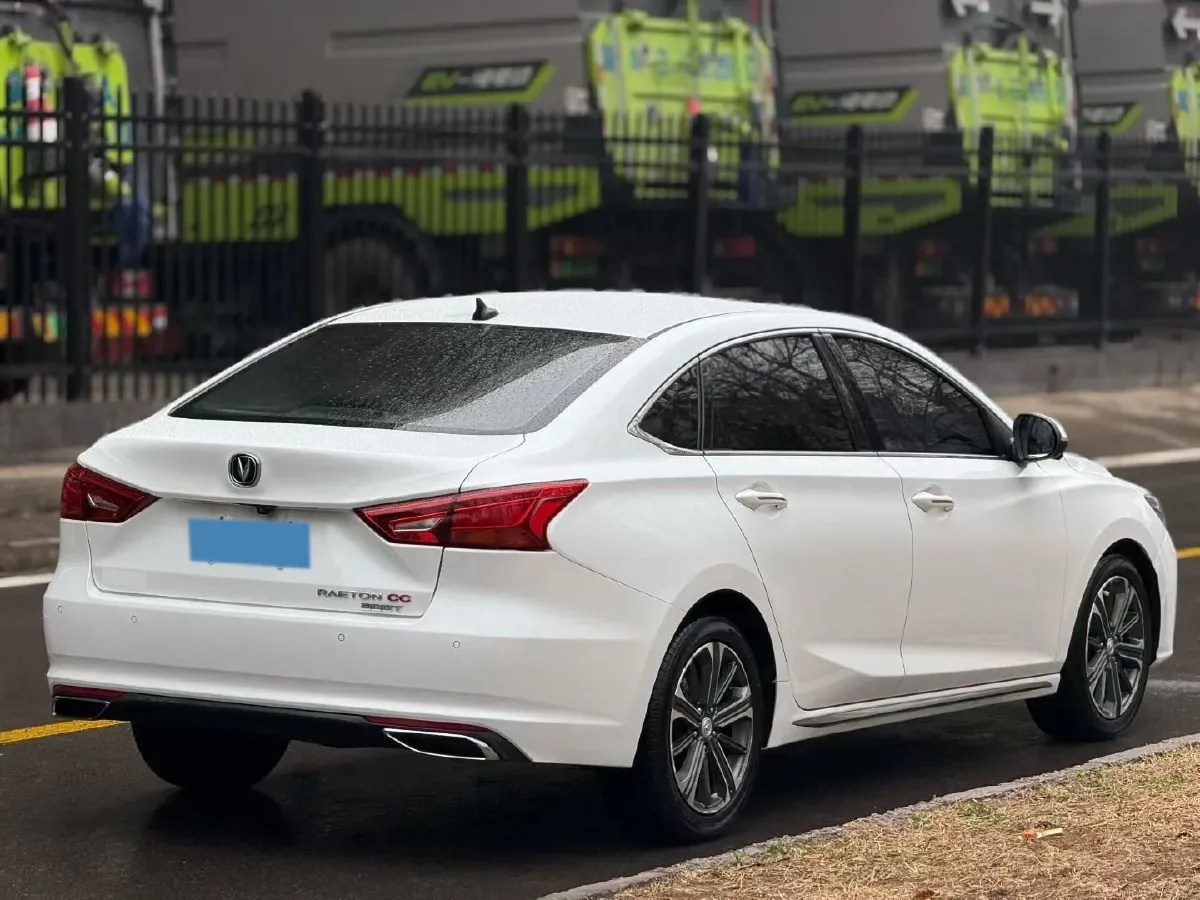 2022 ChangAn Raeton CC 1.5T 188HP L4 7DCT,autocango,china used car exporter,china ev exporter,chinese used car exporter,chinese used ev exporter