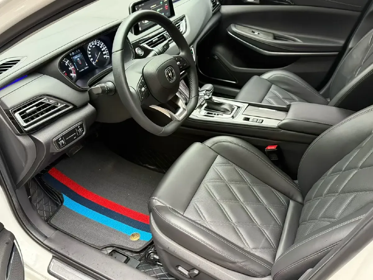 2022 ChangAn Raeton CC 1.5T 188HP L4 7DCT,autocango,china used car exporter,china ev exporter,chinese used car exporter,chinese used ev exporter