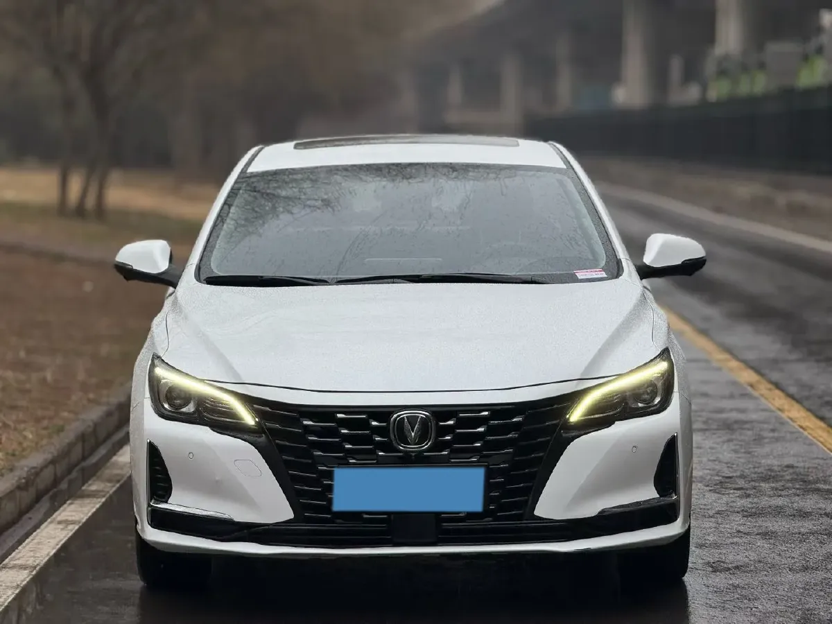 2022 ChangAn Raeton CC 1.5T 188HP L4 7DCT,autocango,china used car exporter,china ev exporter,chinese used car exporter,chinese used ev exporter