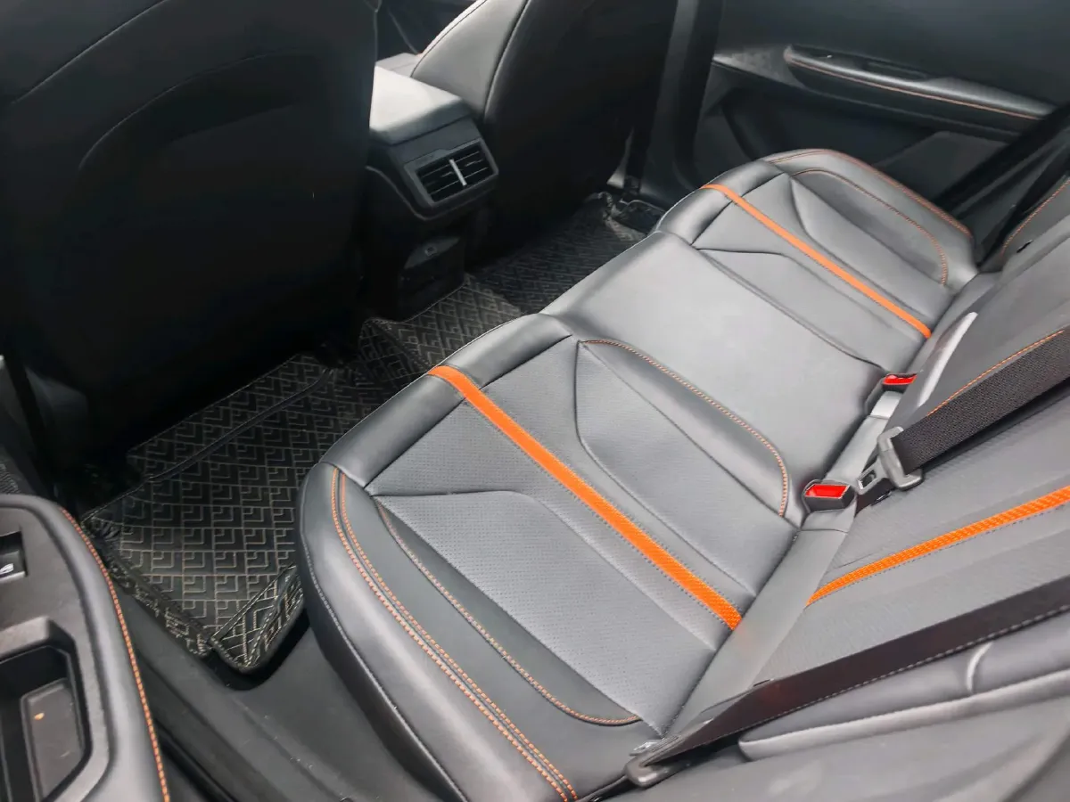 2024 ChangAn UNI-V 1.5T 188HP L4 7DCT,autocango,china used car exporter,china ev exporter,chinese used car exporter,chinese used ev exporter