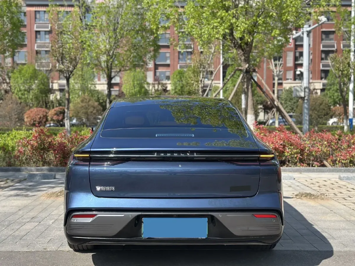 2025 Geely Galaxy Starshine 8 1.5T 163HP L4 3DHT PHEV 27.69KWH,autocango,china used car exporter,china ev exporter,chinese used car exporter,chinese used ev exporter