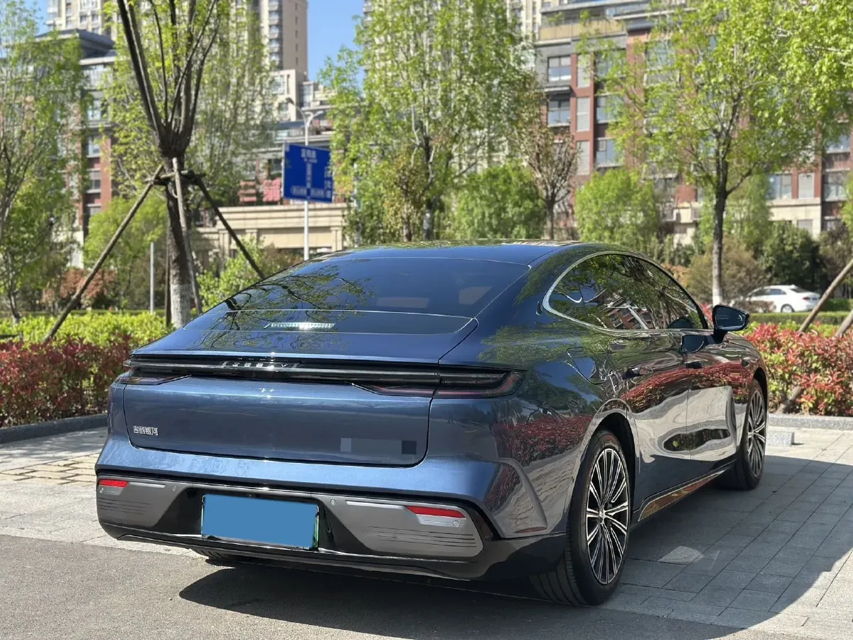 2025 Geely Galaxy Starshine 8 1.5T 163HP L4 3DHT PHEV 27.69KWH,autocango,china used car exporter,china ev exporter,chinese used car exporter,chinese used ev exporter