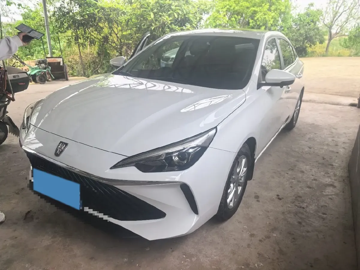 2024 Roewe i5 1.5L 129HP L4 CVT,autocango,china used car exporter,china ev exporter,chinese used car exporter,chinese used ev exporter
