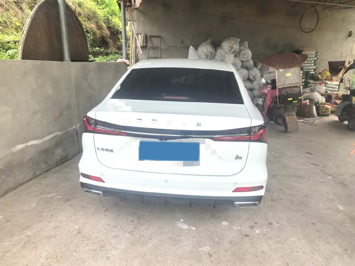 2024 Roewe i5 1.5L 129HP L4 CVT,autocango,china used car exporter,china ev exporter,chinese used car exporter,chinese used ev exporter