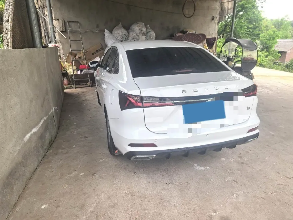 2024 Roewe i5 1.5L 129HP L4 CVT,autocango,china used car exporter,china ev exporter,chinese used car exporter,chinese used ev exporter