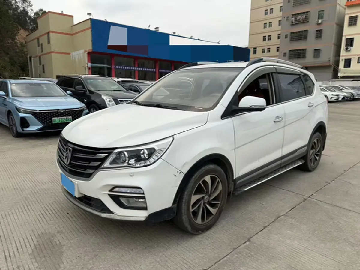 2017 BaoJun 560 1.8L 137HP L4 5AMT,autocango,china used car exporter,china ev exporter,chinese used car exporter,chinese used ev exporter