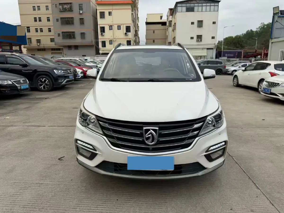 2017 BaoJun 560 1.8L 137HP L4 5AMT,autocango,china used car exporter,china ev exporter,chinese used car exporter,chinese used ev exporter