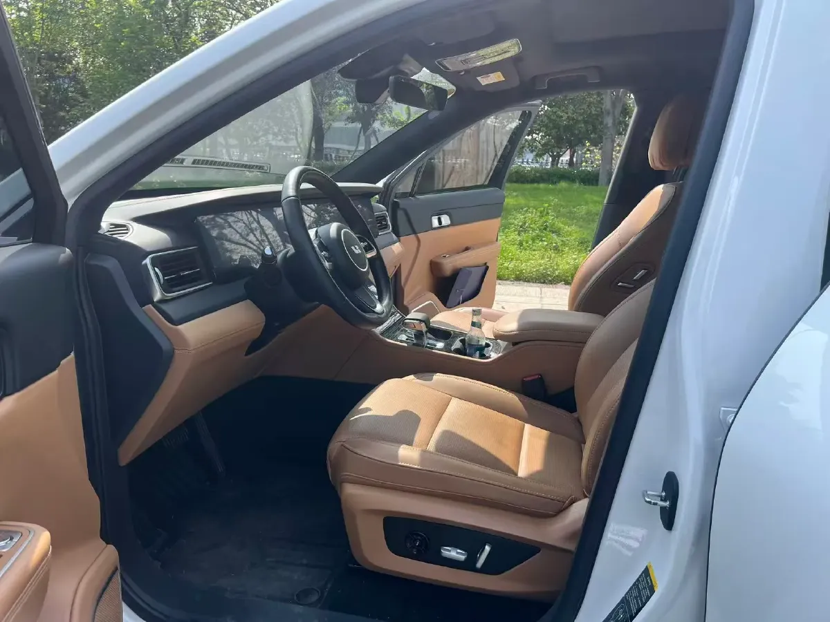 2021 Li ONE Range Extended 131HP REEV 40.5KWH,autocango,china used car exporter,china ev exporter,chinese used car exporter,chinese used ev exporter