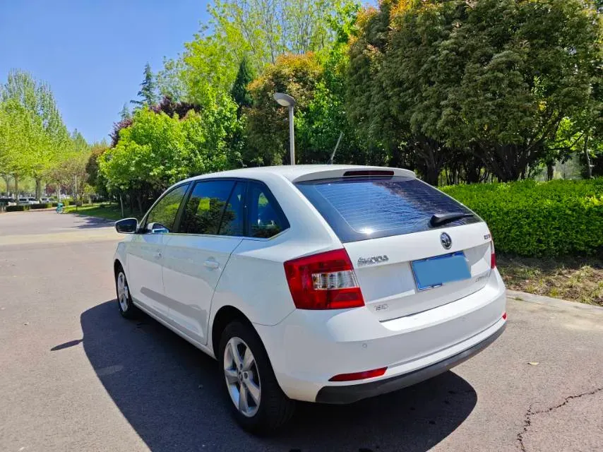 2018 Skoda Rapid Spaceback 1.6L 110HP L4 6AT,autocango,china used car exporter,china ev exporter,chinese used car exporter,chinese used ev exporter