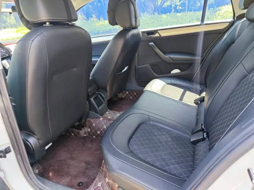 2018 Skoda Rapid Spaceback 1.6L 110HP L4 6AT,autocango,china used car exporter,china ev exporter,chinese used car exporter,chinese used ev exporter