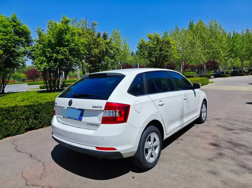 2018 Skoda Rapid Spaceback 1.6L 110HP L4 6AT,autocango,china used car exporter,china ev exporter,chinese used car exporter,chinese used ev exporter
