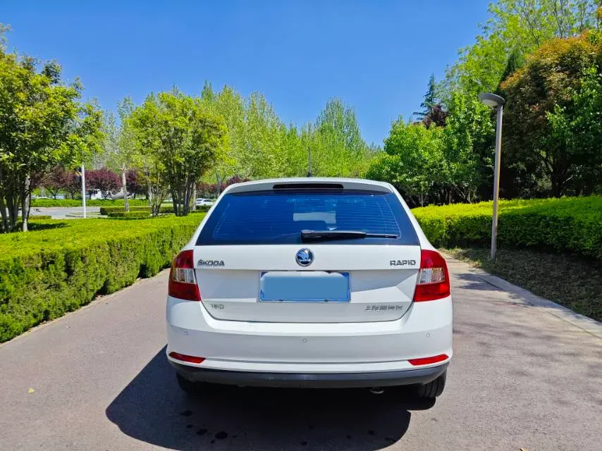 2018 Skoda Rapid Spaceback 1.6L 110HP L4 6AT,autocango,china used car exporter,china ev exporter,chinese used car exporter,chinese used ev exporter
