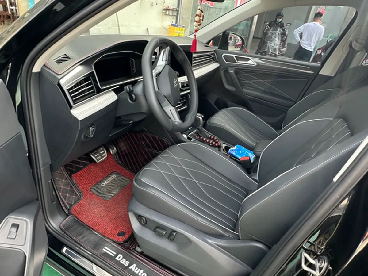 2024 Volkswagen Tiguan L 2.0T 186HP L4 7DCT,autocango,china used car exporter,china ev exporter,chinese used car exporter,chinese used ev exporter