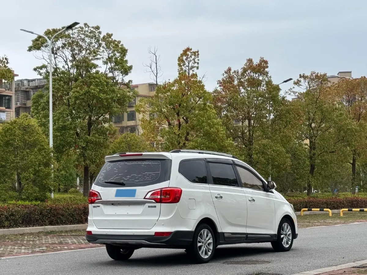 2016 BaoJun 730 1.5L 112HP L4 5MT,autocango,china used car exporter,china ev exporter,chinese used car exporter,chinese used ev exporter