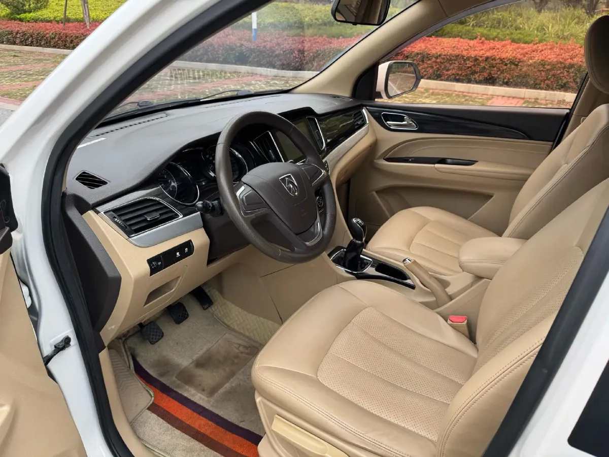 2016 BaoJun 730 1.5L 112HP L4 5MT,autocango,china used car exporter,china ev exporter,chinese used car exporter,chinese used ev exporter