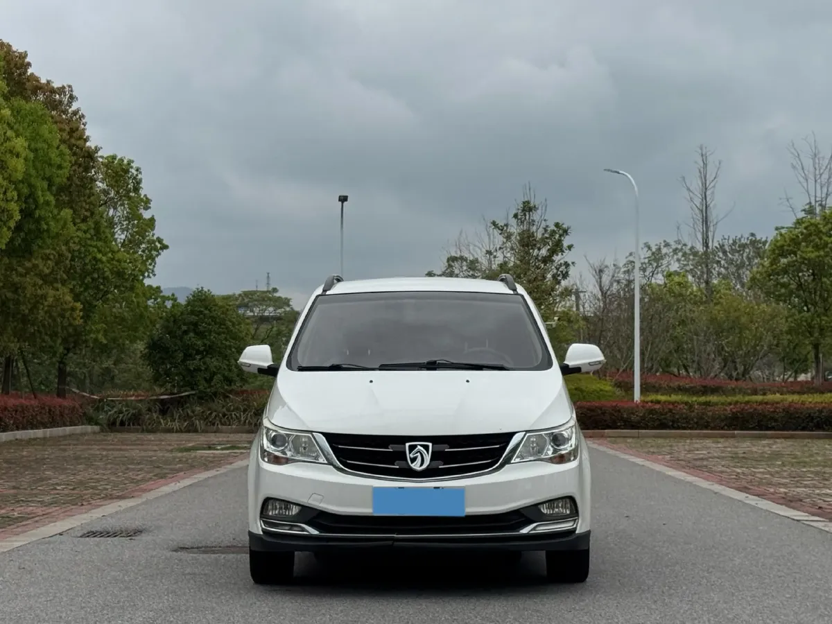 2016 BaoJun 730 1.5L 112HP L4 5MT,autocango,china used car exporter,china ev exporter,chinese used car exporter,chinese used ev exporter