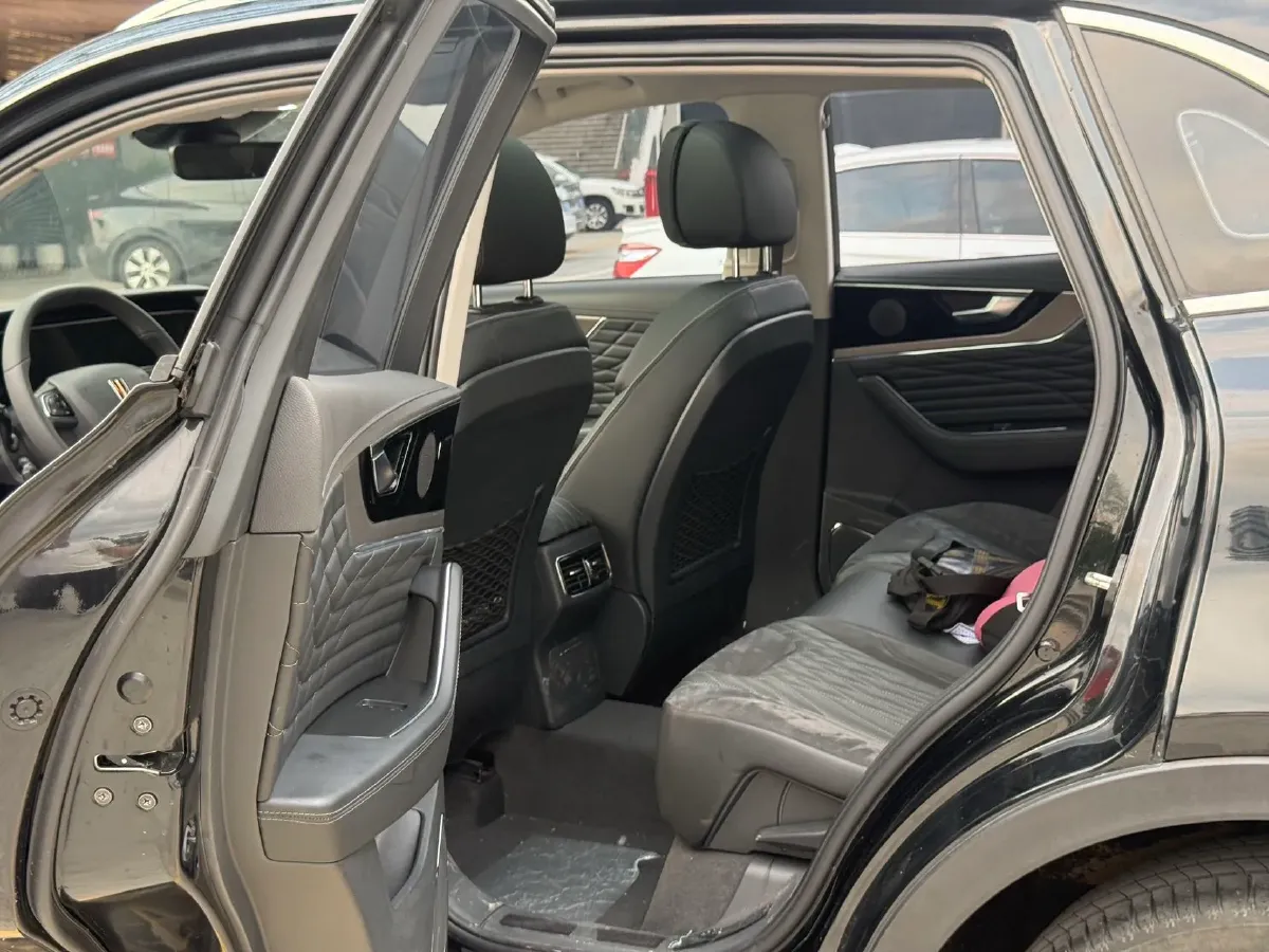 2022 HongQi HS5 2.0T 224HP L4 6AT,autocango,china used car exporter,china ev exporter,chinese used car exporter,chinese used ev exporter