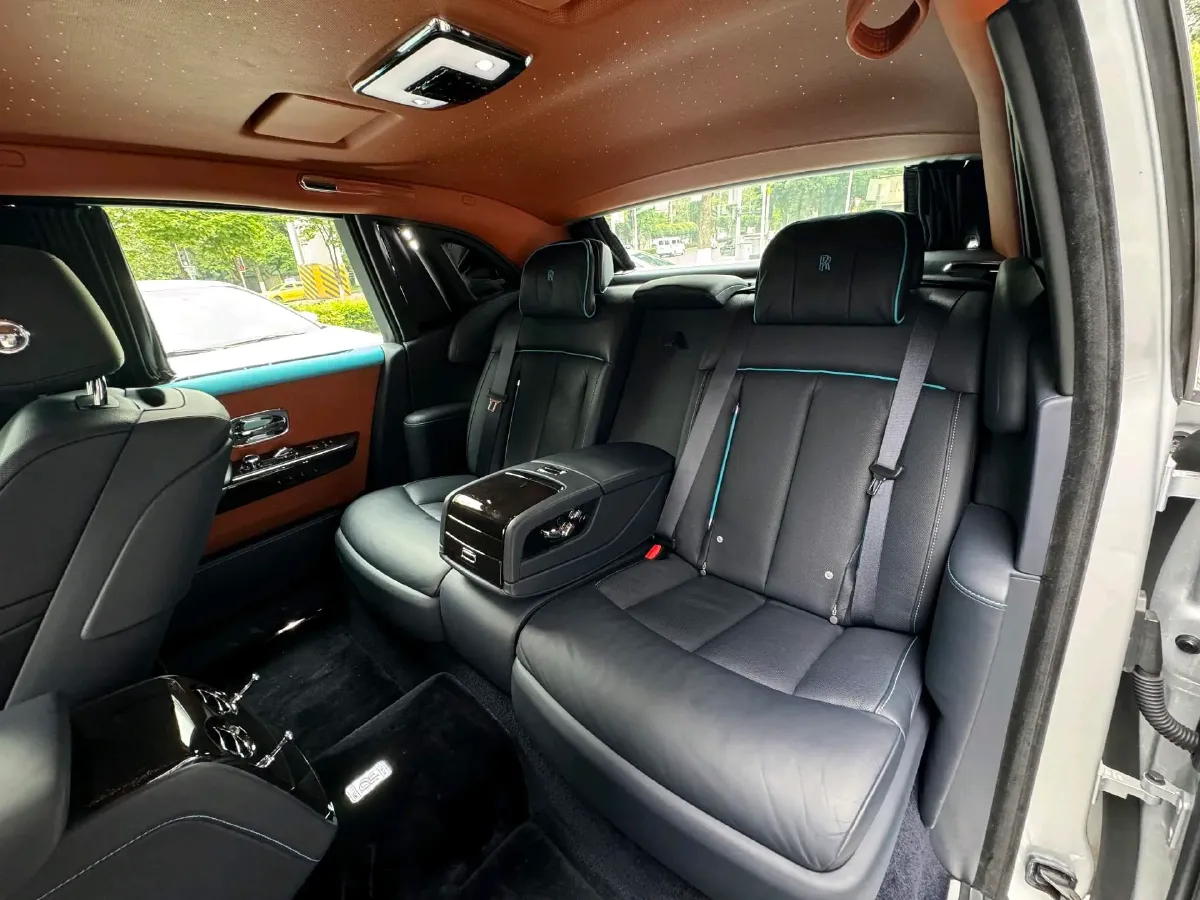 2018 Rolls-Royce Phantom 6.7T 571HP V12 8AT,autocango,china used car exporter,china ev exporter,chinese used car exporter,chinese used ev exporter