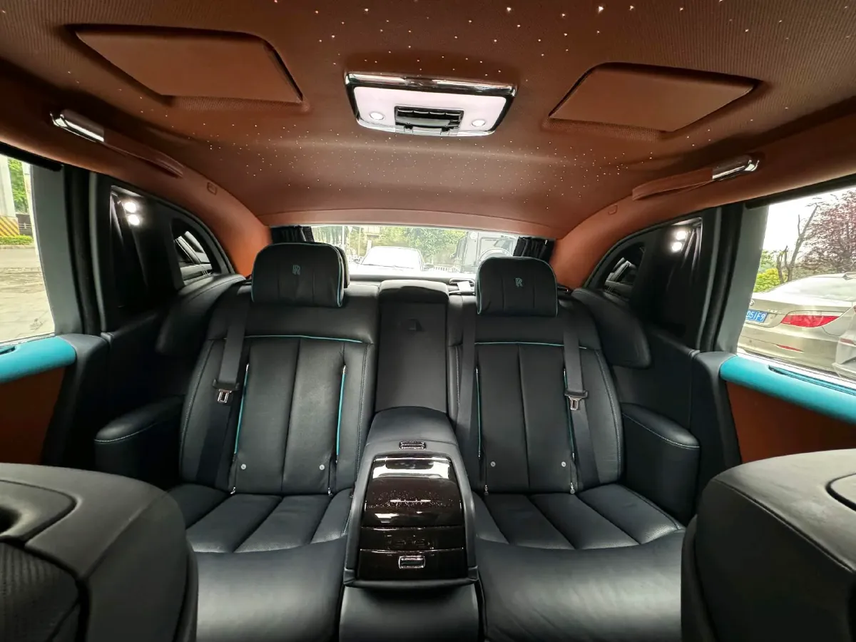 2018 Rolls-Royce Phantom 6.7T 571HP V12 8AT,autocango,china used car exporter,china ev exporter,chinese used car exporter,chinese used ev exporter