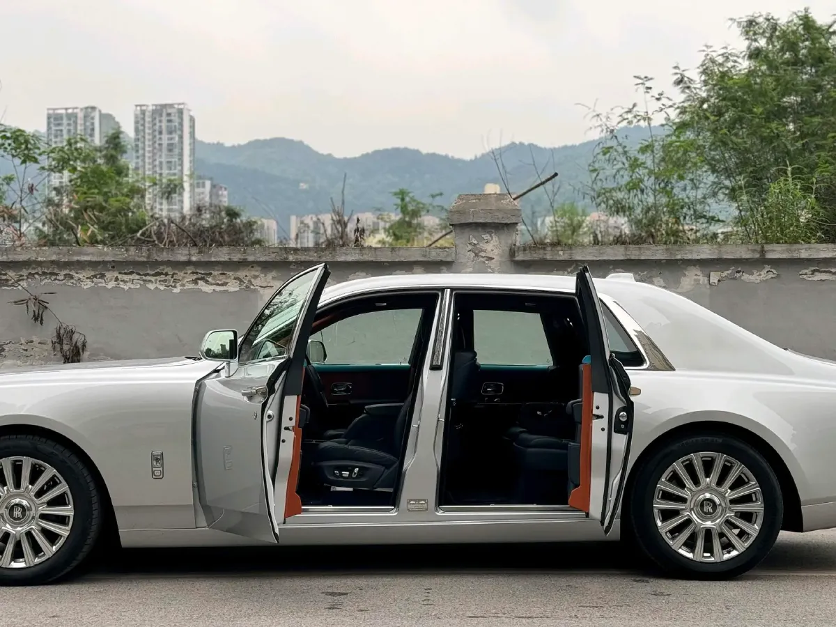 2018 Rolls-Royce Phantom 6.7T 571HP V12 8AT,autocango,china used car exporter,china ev exporter,chinese used car exporter,chinese used ev exporter