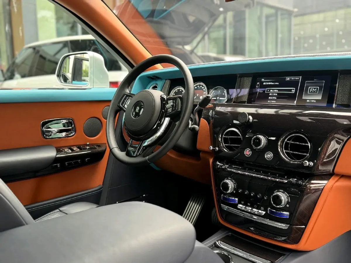 2018 Rolls-Royce Phantom 6.7T 571HP V12 8AT,autocango,china used car exporter,china ev exporter,chinese used car exporter,chinese used ev exporter