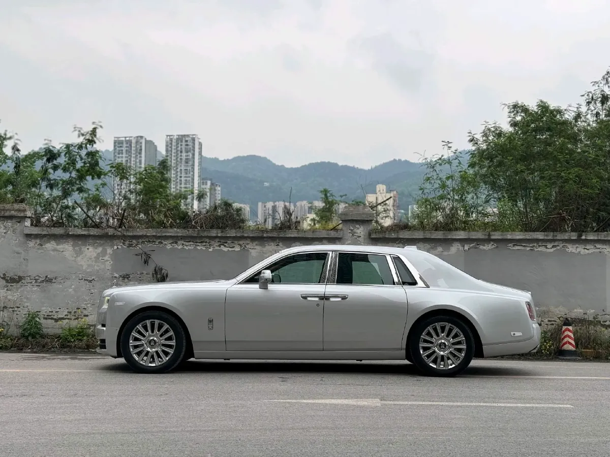 2018 Rolls-Royce Phantom 6.7T 571HP V12 8AT,autocango,china used car exporter,china ev exporter,chinese used car exporter,chinese used ev exporter