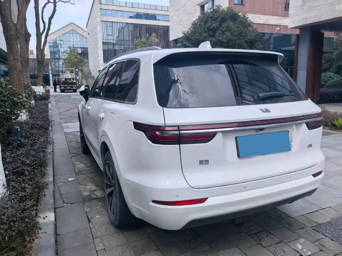 2021 Li ONE Range Extended 131HP REEV 40.5KWH,autocango,china used car exporter,china ev exporter,chinese used car exporter,chinese used ev exporter