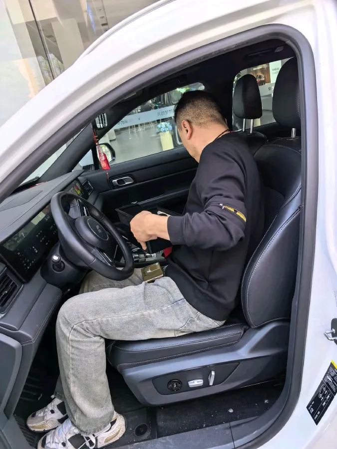 2021 Li ONE Range Extended 131HP REEV 40.5KWH,autocango,china used car exporter,china ev exporter,chinese used car exporter,chinese used ev exporter