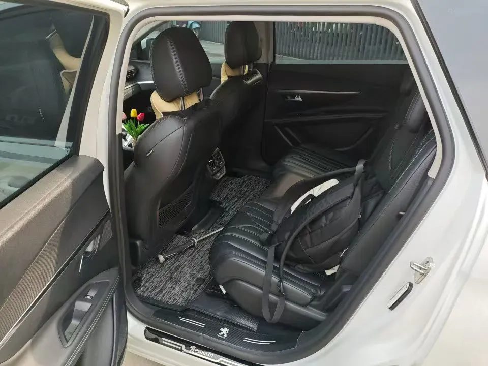 2021 Peugeot 5008 1.8T 211HP L4 8AT,autocango,china used car exporter,china ev exporter,chinese used car exporter,chinese used ev exporter