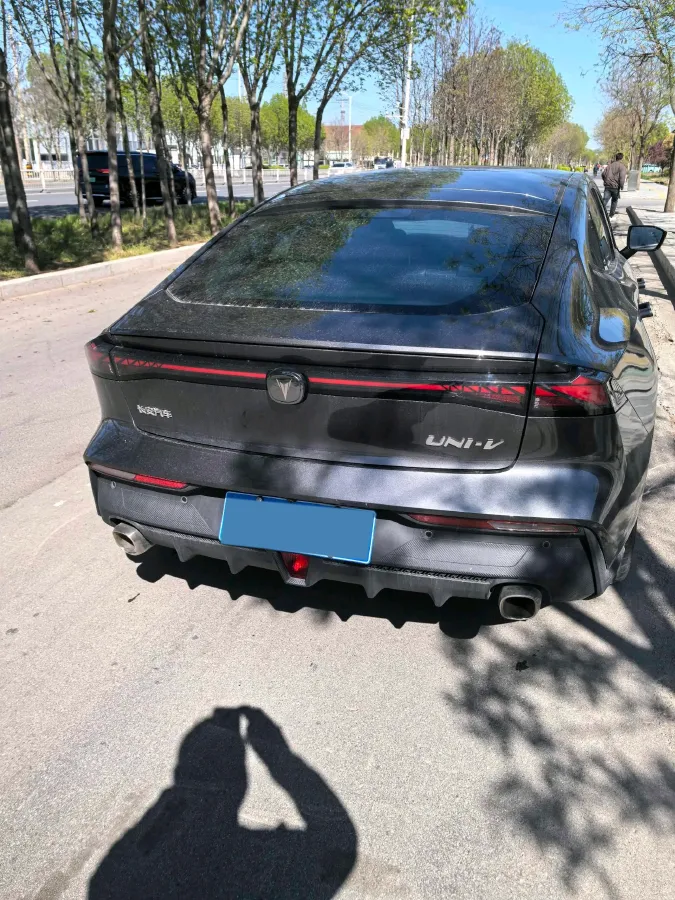 2023 ChangAn UNI-V 1.5T 188HP L4 7DCT,autocango,china used car exporter,china ev exporter,chinese used car exporter,chinese used ev exporter