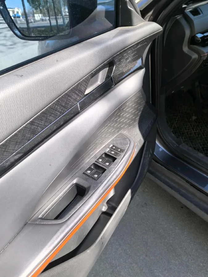 2023 ChangAn UNI-V 1.5T 188HP L4 7DCT,autocango,china used car exporter,china ev exporter,chinese used car exporter,chinese used ev exporter