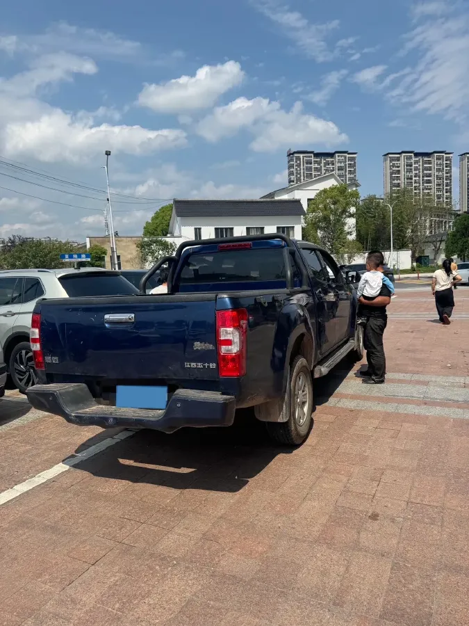 2022 Isuzu RE-MAX Jim 2.8T 120HP L4 5MT,autocango,china used car exporter,china ev exporter,chinese used car exporter,chinese used ev exporter