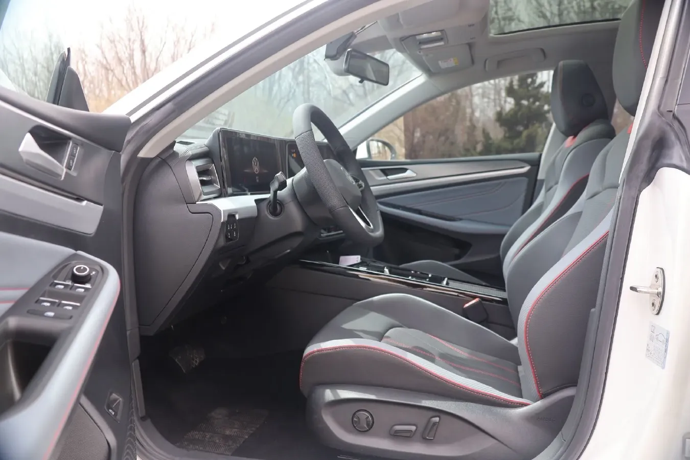 2023 Volkswagen Lamando 1.4T 150HP L4 7DCT,autocango,china used car exporter,china ev exporter,chinese used car exporter,chinese used ev exporter