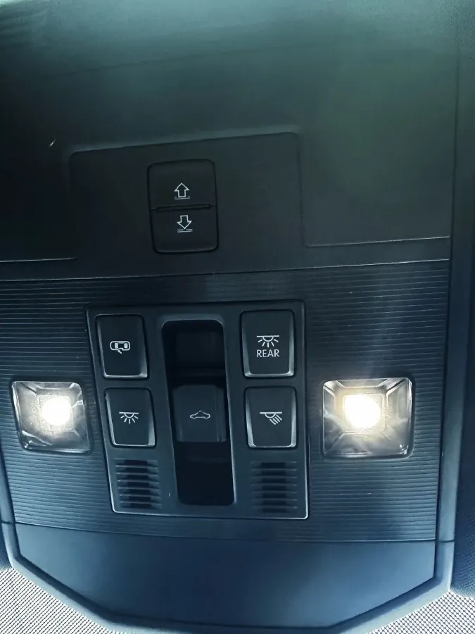 2022 Volkswagen T-Roc 1.4T 150HP L4 7DCT,autocango,china used car exporter,china ev exporter,chinese used car exporter,chinese used ev exporter